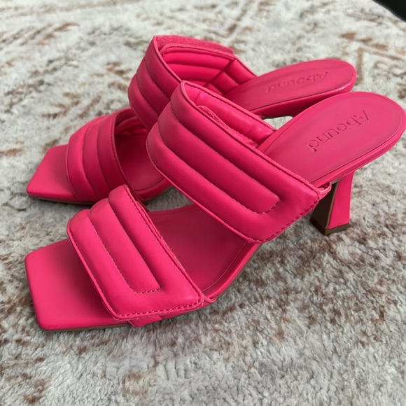 J/SLIDES Shoes - Women's Pink Slide Sandals